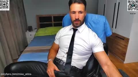 Snapshot of mikestrip chatting on September 2025 03:16:02 PM Mike online show from September 2025 03:16:02 PM