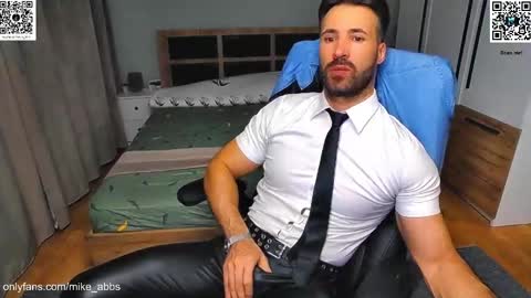 Snapshot of mikestrip chatting on October 2025 04:15:02 PM Mike online show from October 2025 04:15:02 PM