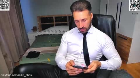 Snapshot of mikestrip chatting on October 2025 01:33:02 PM Mike online show from October 2025 01:33:02 PM