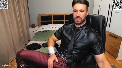 Snapshot of mikestrip chatting on October 2025 12:31:01 PM Mike online show from October 2025 12:31:01 PM