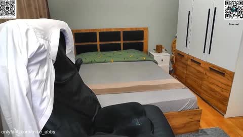 Snapshot of mikestrip chatting on November 2025 01:35:02 PM Mike online show from November 2025 01:35:02 PM