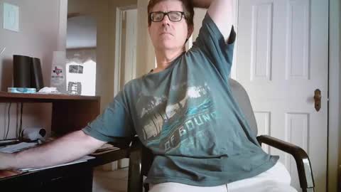 Snapshot of mikewulds chatting on September 2025 06:18:02 PM Mike online show from September 2025 06:18:02 PM