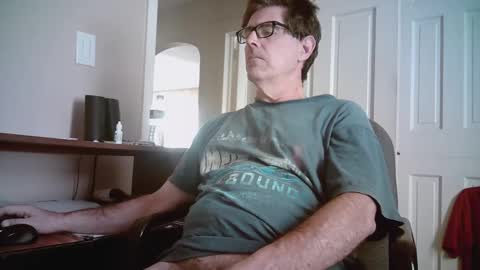 Snapshot of mikewulds chatting on September 2025 01:01:01 PM Mike online show from September 2025 01:01:01 PM