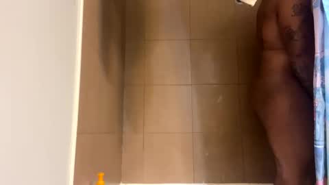 Snapshot of mikeyblunt chatting on December 2024 12:33:01 PM mikeyblunt online show from December 2024 12:33:01 PM