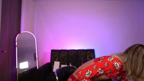 Snapshot of mikeymorningstar chatting on April 2026 09:23:01 PM mikeymorningstar online show from April 2026 09:23:01 PM
