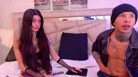 Snapshot of mikeysara_ chatting on December 2025 12:10:01 PM Mike Sara online show from December 2025 12:10:01 PM