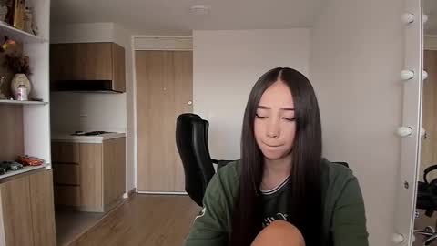 VIOLETAMIKE online show from September 2025 06:55:01 PM