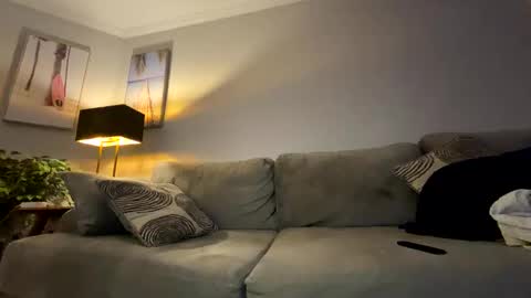 Snapshot of mikeywhite123 chatting on January 2025 05:37:01 AM mikeywhite123 online show from January 2025 05:37:01 AM