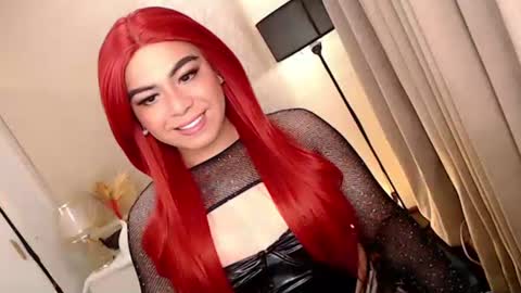 Theresa Luna online show from November 2025 04:34:02 PM