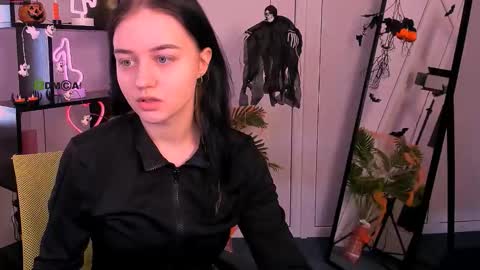 miki_ti online show from November 2025 09:22:02 AM