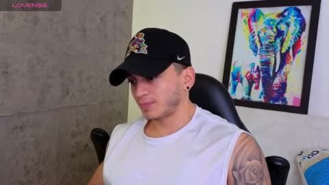 Snapshot of mikke_love chatting on May 2026 02:00:01 PM MIKKE online show from May 2026 02:00:01 PM