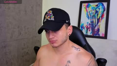 Snapshot of mikke_love chatting on May 2026 02:45:01 PM MIKKE online show from May 2026 02:45:01 PM