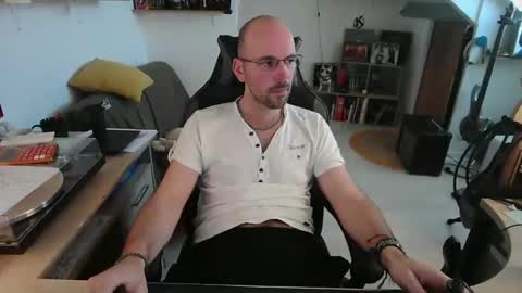 mikmik91 online show from March 2026 04:23:01 PM