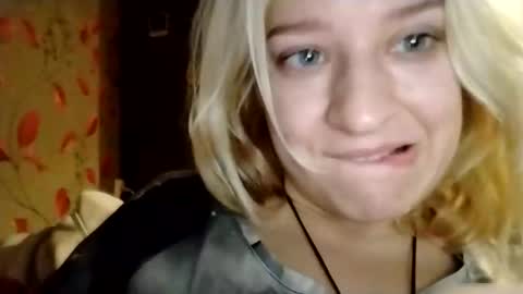 Mila 420 online show from October 2025 02:00:01 AM