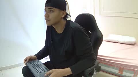 mila and bruno online show from October 2025 12:49:02 PM