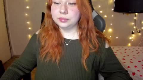 Snapshot of mila_foxxxy chatting on March 2025 04:13:01 AM Mila shy sensual person online show from March 2025 04:13:01 AM