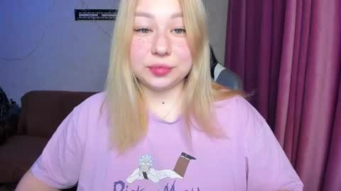 Snapshot of mila_foxxxy chatting on November 2025 12:02:02 PM Mila shy sensual person online show from November 2025 12:02:02 PM