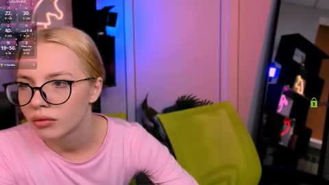 Snapshot of mila_glow chatting on November 2025 09:20:01 AM mila_glow online show from November 2025 09:20:01 AM