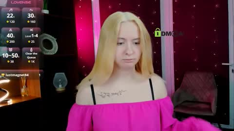 mila_glow online show from December 2025 07:29:02 PM