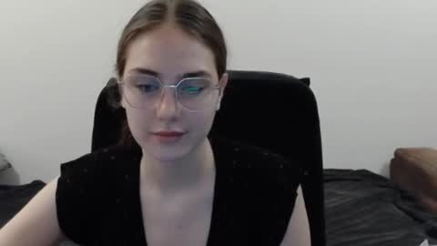 Snapshot of mila_keyy chatting on January 2026 09:20:02 PM mila_keyy online show from January 2026 09:20:02 PM