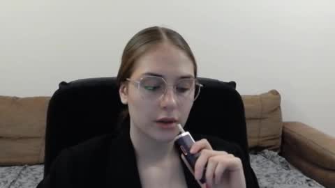 Snapshot of mila_keyy chatting on January 2026 08:34:01 PM mila_keyy online show from January 2026 08:34:01 PM