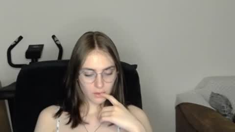 Snapshot of mila_keyy chatting on June 2026 10:20:01 PM mila_keyy online show from June 2026 10:20:01 PM