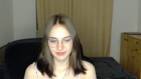 Snapshot of mila_keyy chatting on July 2026 08:14:01 PM mila_keyy online show from July 2026 08:14:01 PM