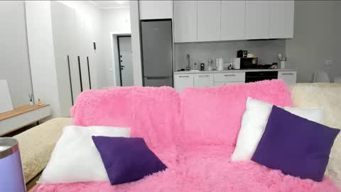 Lilli online show from November 2025 12:32:01 AM