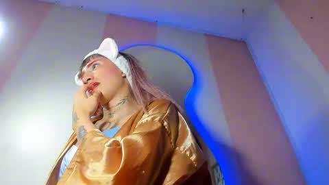 Mila online show from February 2026 02:55:02 AM