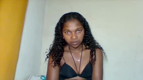 Snapshot of mila_lunah chatting on May 2026 01:43:01 AM mila_lunah online show from May 2026 01:43:01 AM