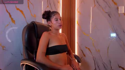 Snapshot of mila_star_hh chatting on March 2026 05:44:01 AM Mila online show from March 2026 05:44:01 AM