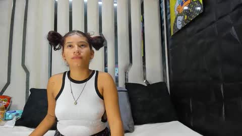 Snapshot of mila_star_hh chatting on April 2026 04:29:01 AM Mila online show from April 2026 04:29:01 AM