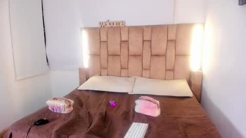 Mila  online show from February 2026 06:26:01 AM