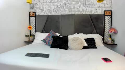 Snapshot of milaaadams chatting on October 2025 09:43:01 AM mila online show from October 2025 09:43:01 AM