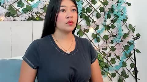 Snapshot of milaaadams chatting on October 2025 10:47:02 AM mila online show from October 2025 10:47:02 AM