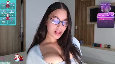 Vale online show from December 2025 07:10:01 PM