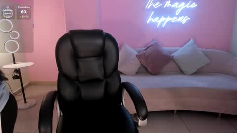 Mila online show from January 2026 03:01:02 AM