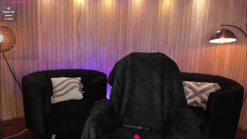 Snapshot of milacoleman chatting on April 2026 10:45:01 PM Mila online show from April 2026 10:45:01 PM