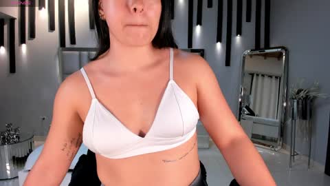 Snapshot of milacoleman chatting on April 2026 03:02:01 AM Mila online show from April 2026 03:02:01 AM