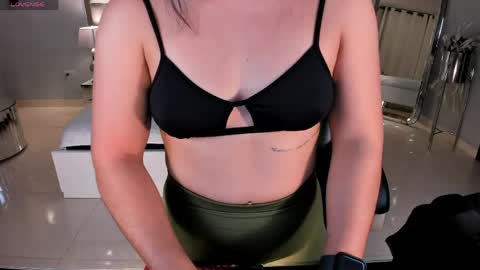 Snapshot of milacoleman chatting on May 2026 03:00:01 AM Mila online show from May 2026 03:00:01 AM