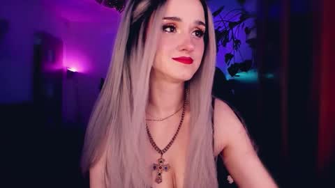 Snapshot of miladyjolie chatting on October 2025 07:19:02 AM MiladyJolie online show from October 2025 07:19:02 AM