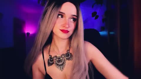 Snapshot of miladyjolie chatting on November 2025 04:14:02 PM MiladyJolie online show from November 2025 04:14:02 PM