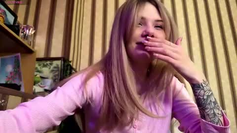 Snapshot of milakittys chatting on June 2026 09:40:01 AM milakittys online show from June 2026 09:40:01 AM