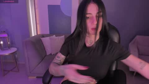 Snapshot of milalawrence_ chatting on November 2025 12:04:01 PM Mila online show from November 2025 12:04:01 PM