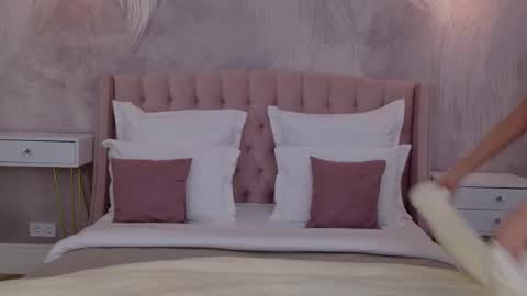 milaleoneli online show from February 2026 03:10:02 PM