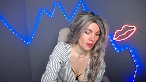 Snapshot of milaloona chatting on April 2026 06:02:01 AM Milaloona online show from April 2026 06:02:01 AM
