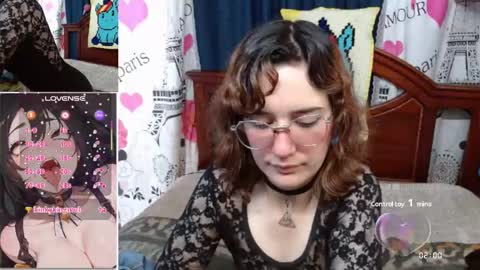 Snapshot of milalunala chatting on November 2025 04:20:01 PM Mila-Lunala online show from November 2025 04:20:01 PM