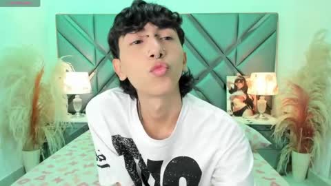 milan_lewiss online show from April 2026 12:39:01 PM