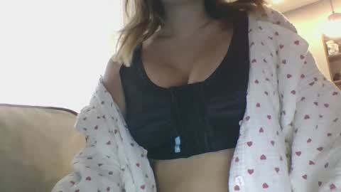 Snapshot of milana5551 chatting on December 2024 07:18:01 AM milana online show from December 2024 07:18:01 AM