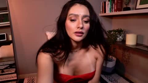 milana online show from April 2026 11:28:01 PM